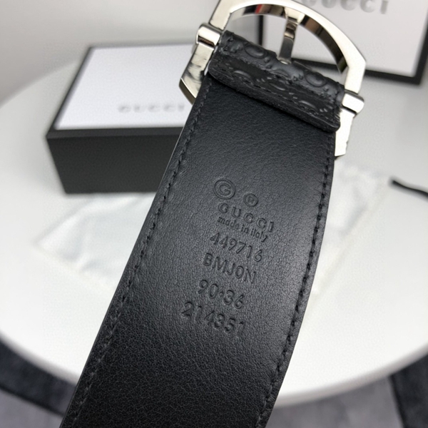 スーパーコピーグッチベルト角部分ディテール